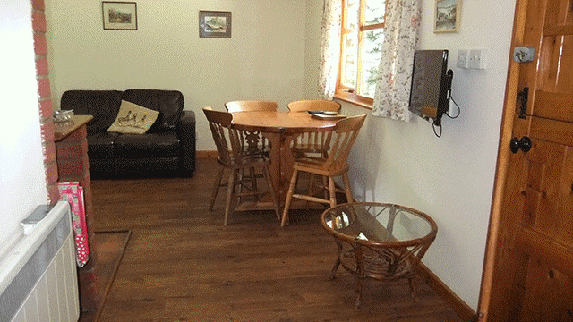 Lodge 3 Dining Area